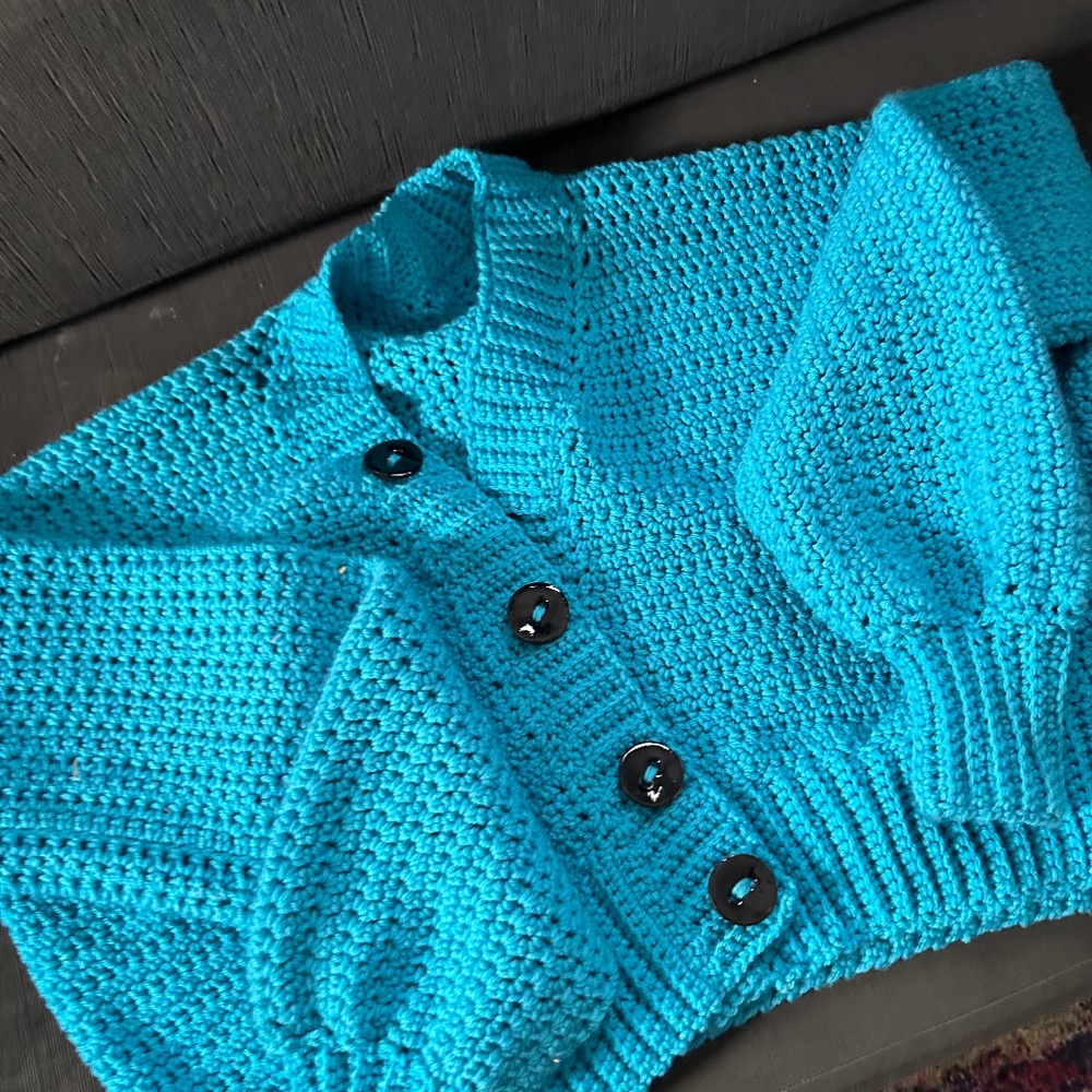 Cropped crochet cardigan